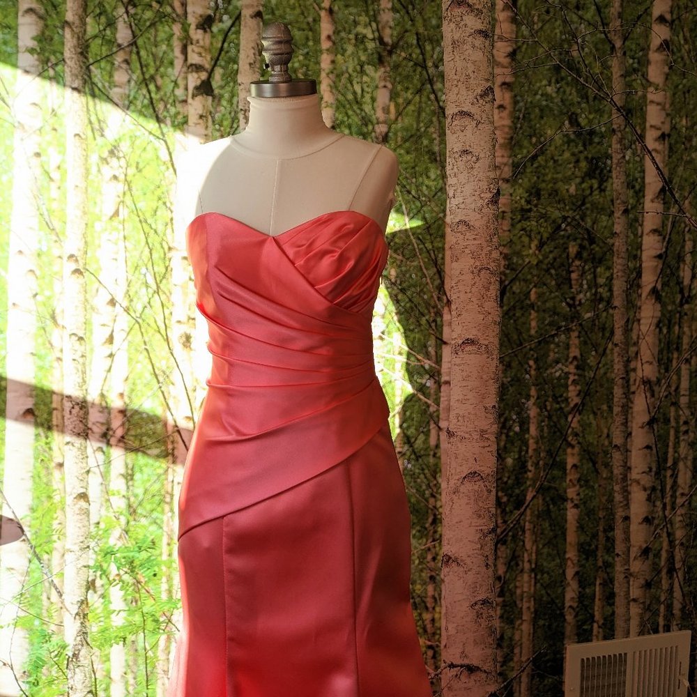 Alfred Angelo Vibrant Pink Strapless Gown - Picture 6 of 13